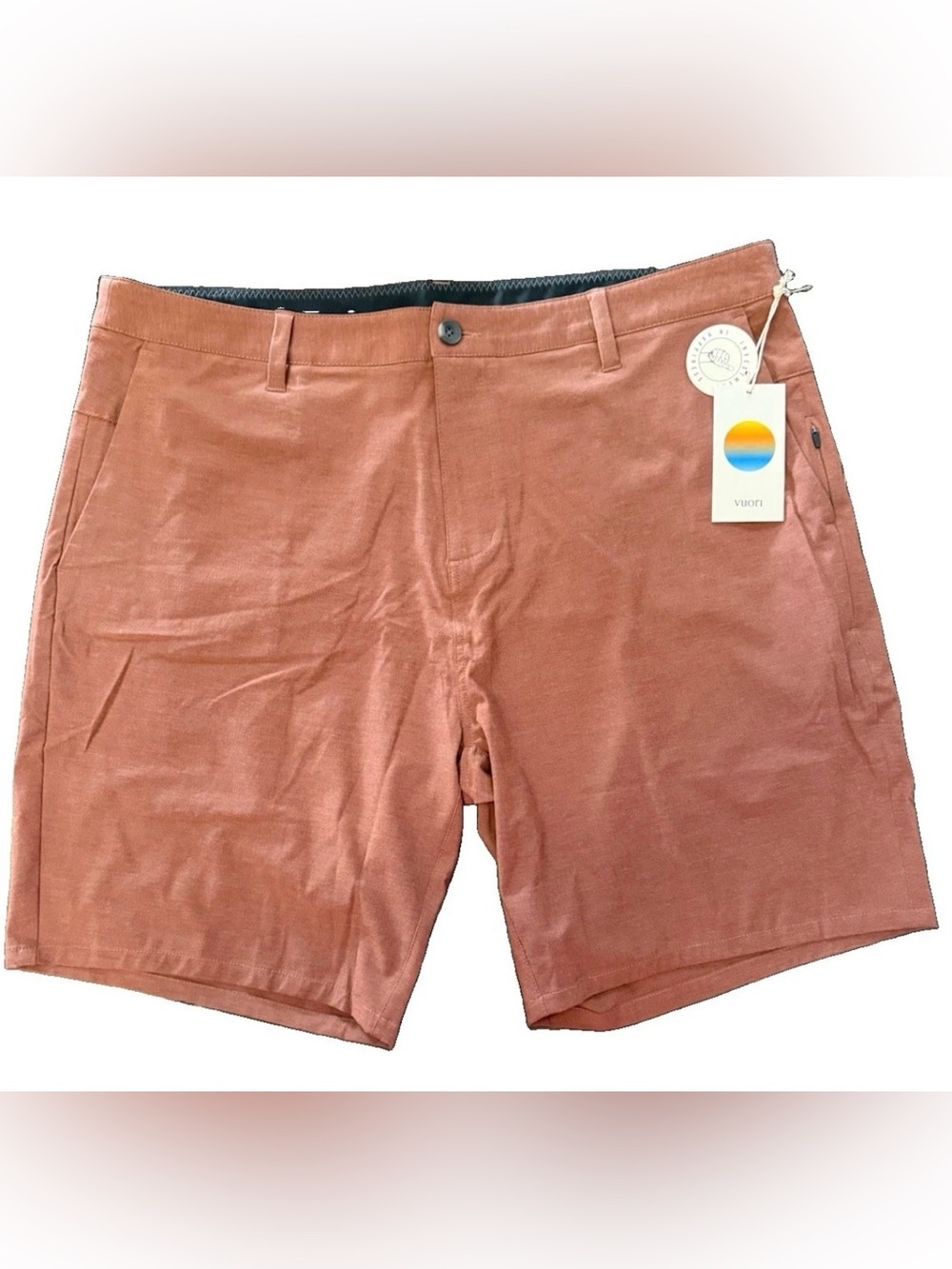 BNWT size 38 Vuori Men’s Rust Performance Shorts